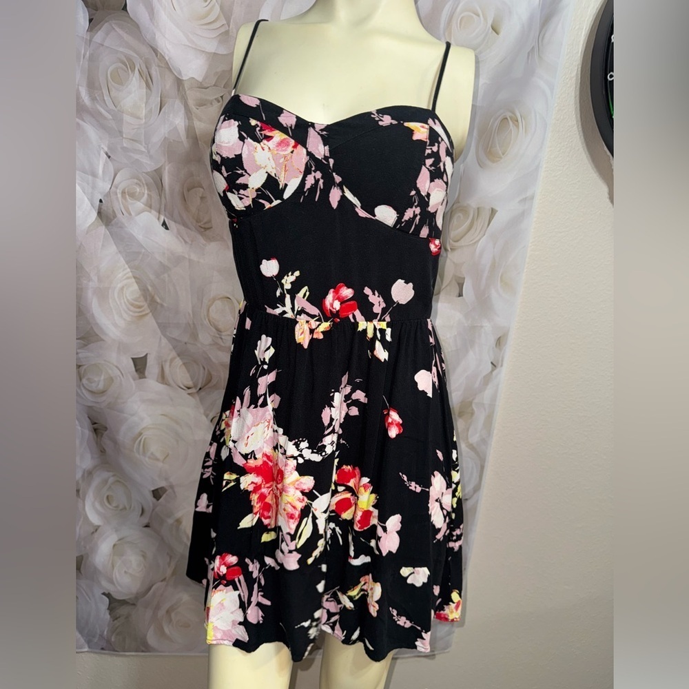 Material Girl Black Floral Mini Dress lightly padded size M